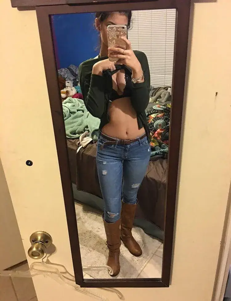 SaryahSays Chelsea SaryahSays